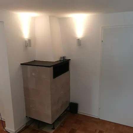 2 Zimmer Zentral Gelegen In شقة