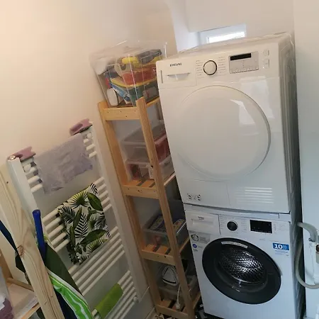 2 Zimmer Zentral Gelegen In *